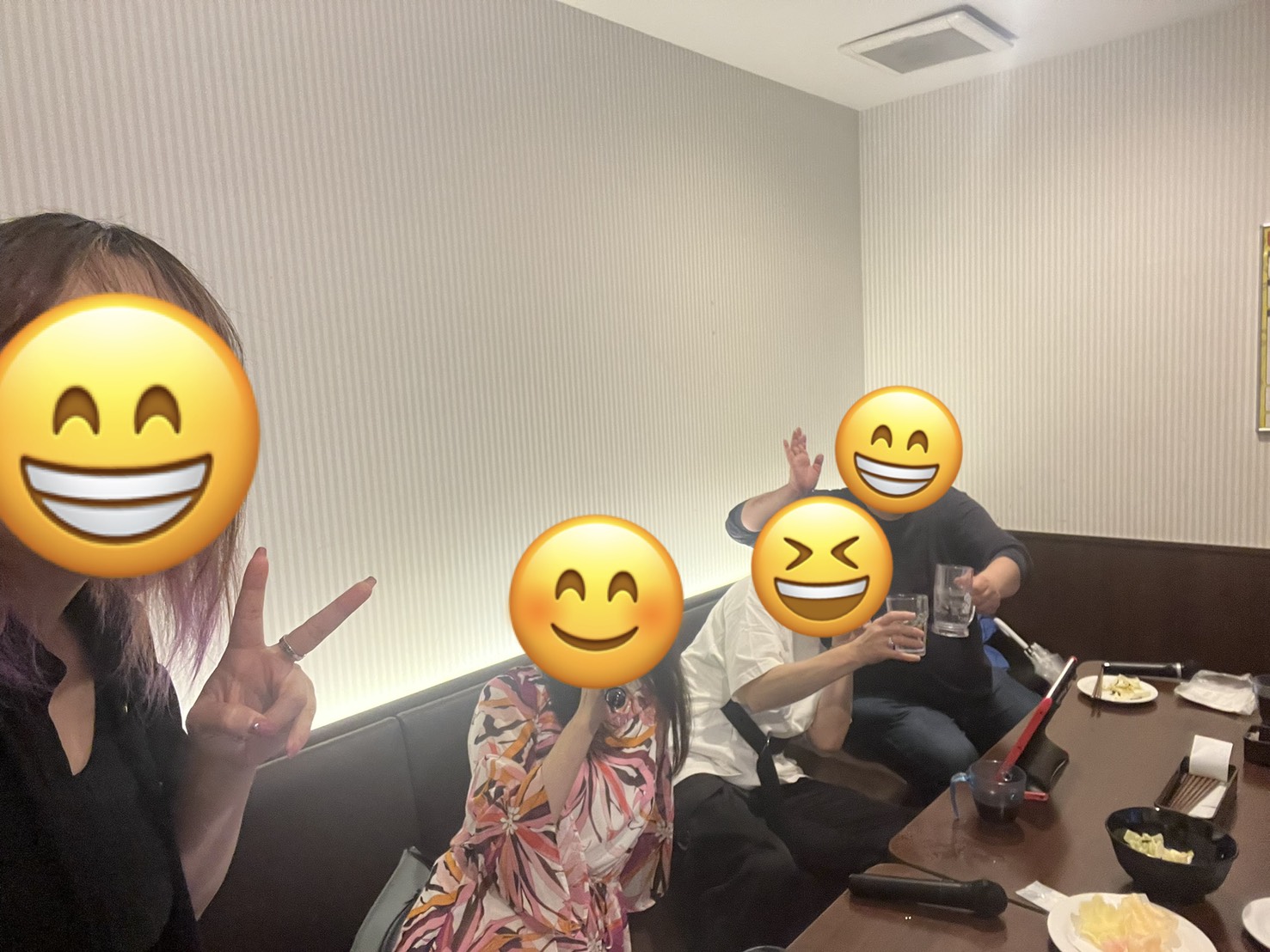 栃木県栃木市で女性スタッフ2名が友達代行としてカラオケに同行した様子