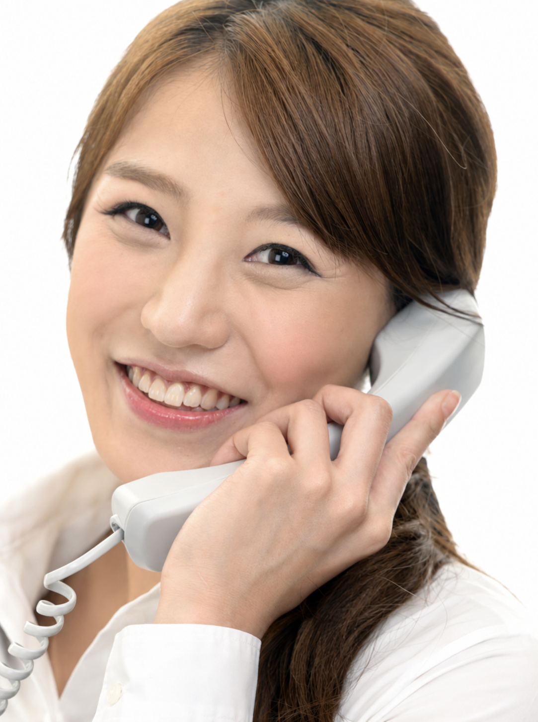 笑顔で対応する女性スタッフ