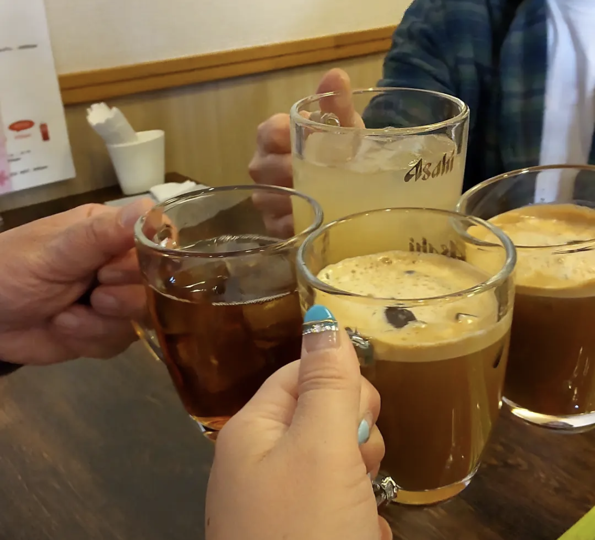 栃木県宇都宮市で女性スタッフ2名が友達代行として飲み会に参加した様子